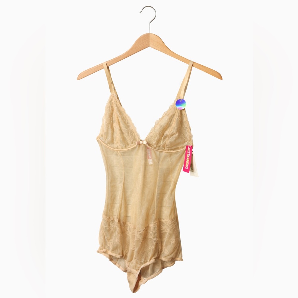 Cosmopolitan Sheer Mesh & Lace Body Suit. Size Medium. Snaps. NWT. Nude